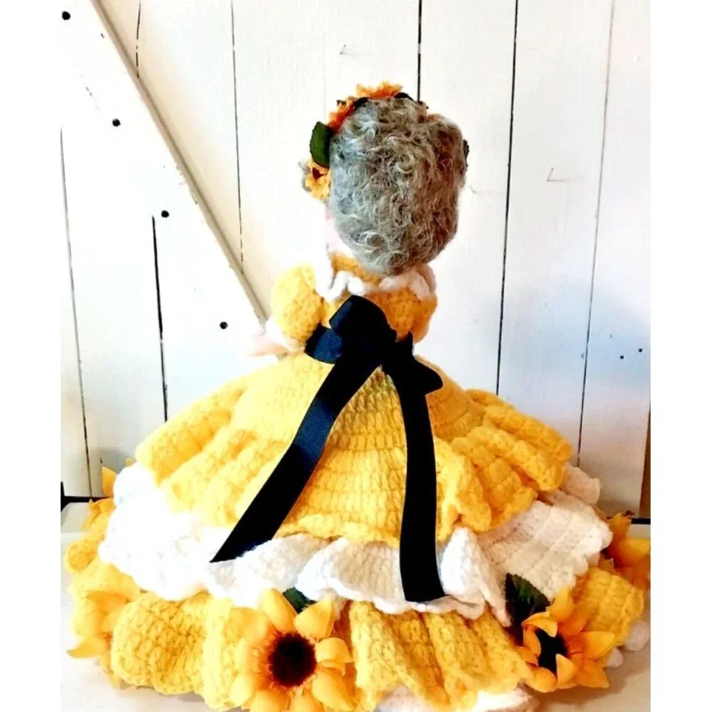 Vtg Crochet Doll Blue Eyed Yellow White Sunflowers 18
